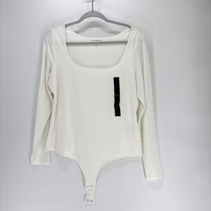Banana Republic Soft Stretch Tee Bodysuit Womens Large Cream Scoop Neck NWT